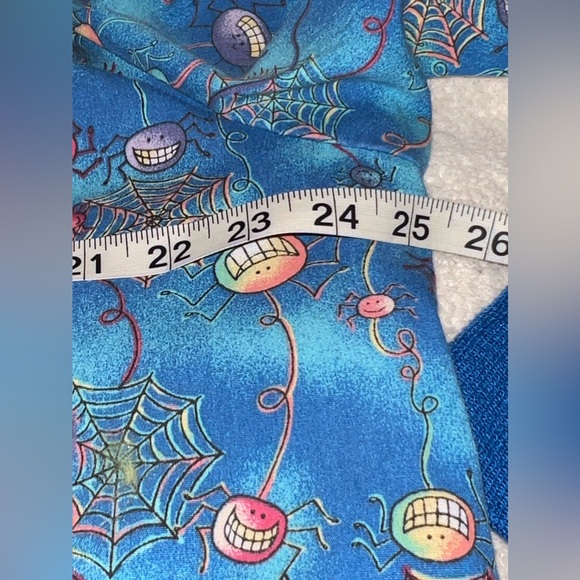 Long Sleeve Scrub Shirt Halloween Spiders Large - Picture 6 of 8